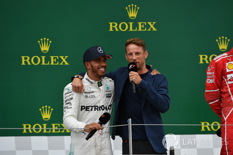 Lewis Hamilton, Mercedes AMG F1 y Jenson Button, McLaren en el podio