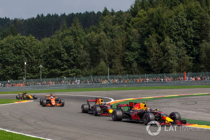 Max Verstappen, Red Bull Racing RB13 y Daniel Ricciardo, Red Bull Racing RB13