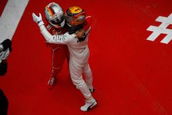 Lewis Hamilton, Mercedes AMG, y Sebastian Vettel, Ferrari