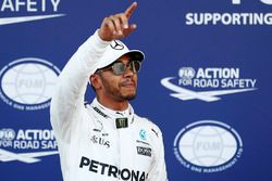 Ganador de la pole Lewis Hamilton, Mercedes AMG F1