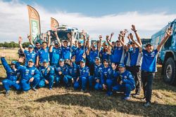 Ganador Eduard Nikolaev, Kamaz Master celebra con el equipo