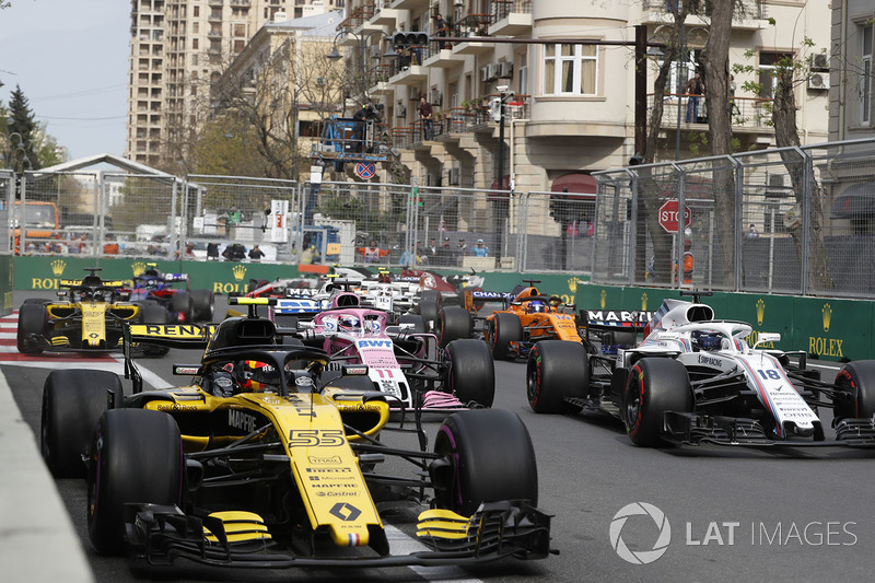 Carlos Sainz Jr., Renault Sport F1 Team R.S. 18 ve Lance Stroll, Williams FW41 startta