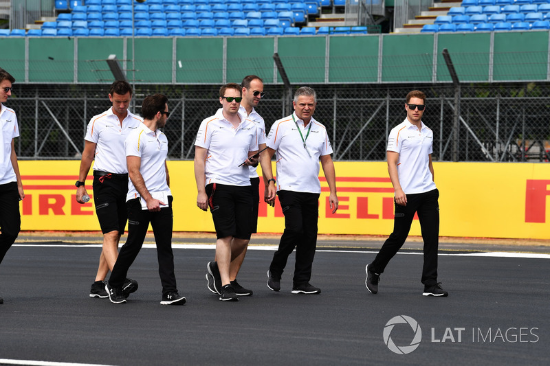 Stoffel Vandoorne, McLaren mengitari trek