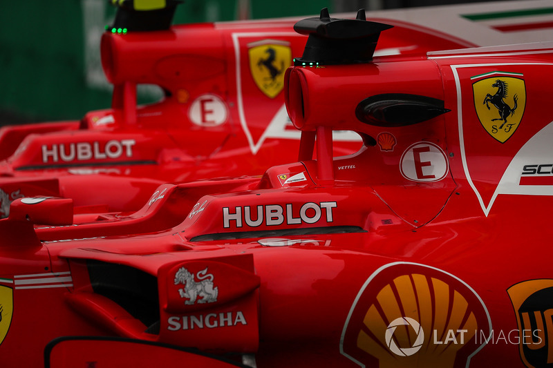 Los coche de Sebastian Vettel, Ferrari SF70H y Kimi Raikkonen, Ferrari SF70H en parc ferme