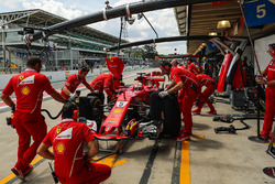 Sebastian Vettel, Ferrari SF70H pit stop antrenmanı