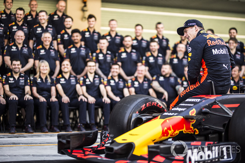 Max Verstappen, Red Bull Racing, Red Bull Racing takım resminde