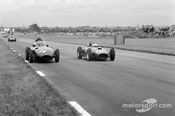 Tony Brooks, Vanwall; Stirling Moss, Vanwall ve Mike Hawthorn, Ferrari