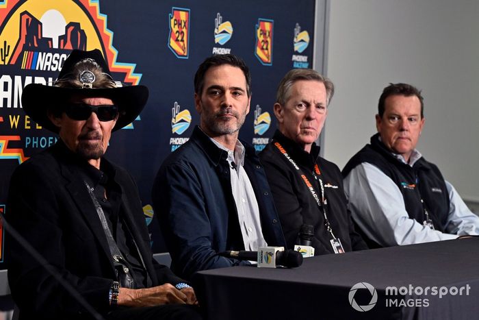 Conferencia de prensa de Petty GMS Motorsports con Jimmie Johnson, Richard Petty