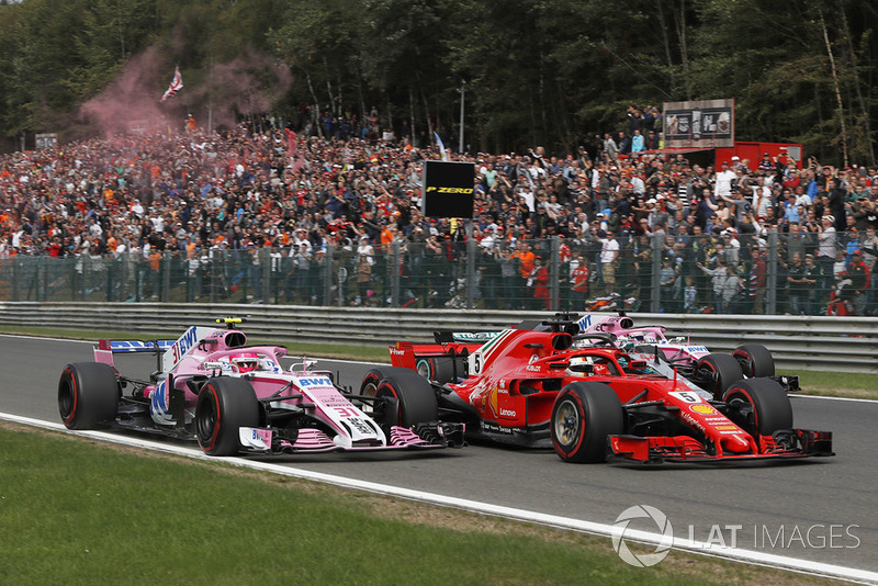 Esteban Ocon, Racing Point Force India VJM11, Sebastian Vettel, Ferrari SF71H, Lewis Hamilton, Mercedes AMG F1 W09 y Sergio Perez, Racing Point Force India VJM11 al inicio