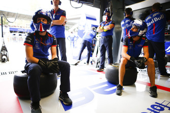 Toro Rosso pit crew in the garage