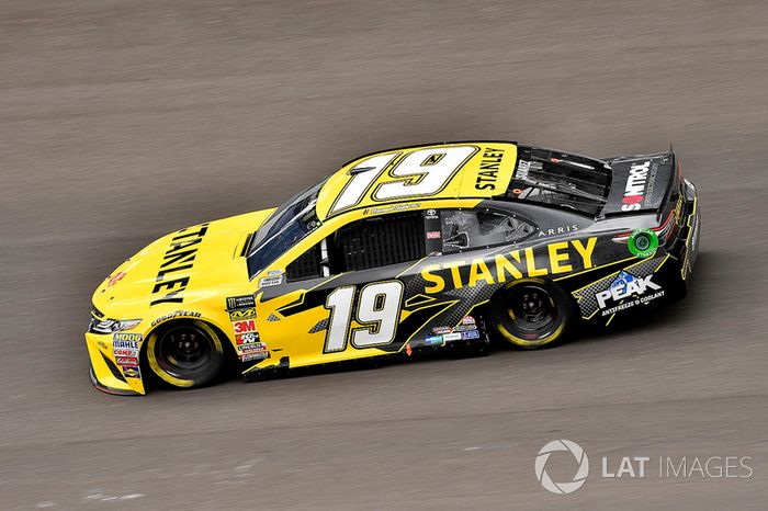 Daniel Suarez, Joe Gibbs Racing, Toyota Camry STANLEY