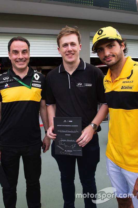 James Gourlie, Infiniti Engineering Academy, Carlos Sainz Jr., Renault Sport F1 Team