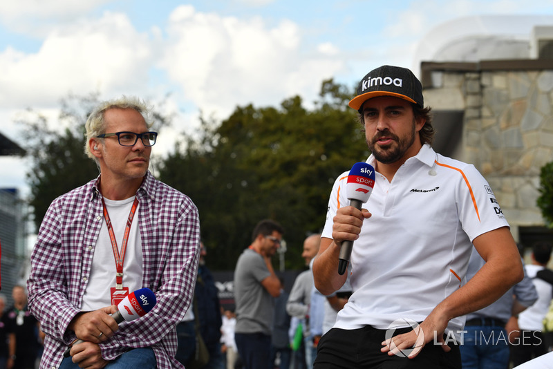 Jacques Villeneuve, Sky Italia and Fernando Alonso, McLaren 