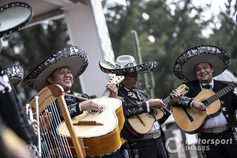 Mariachi band