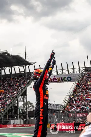 Winnaar Max Verstappen, Red Bull Racing viert feest in parc ferme 