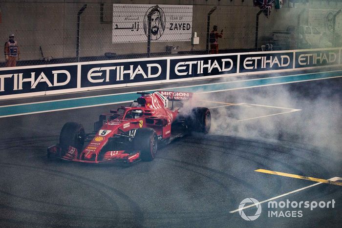 Sebastian Vettel, Ferrari SF71H donas al final de la carrera