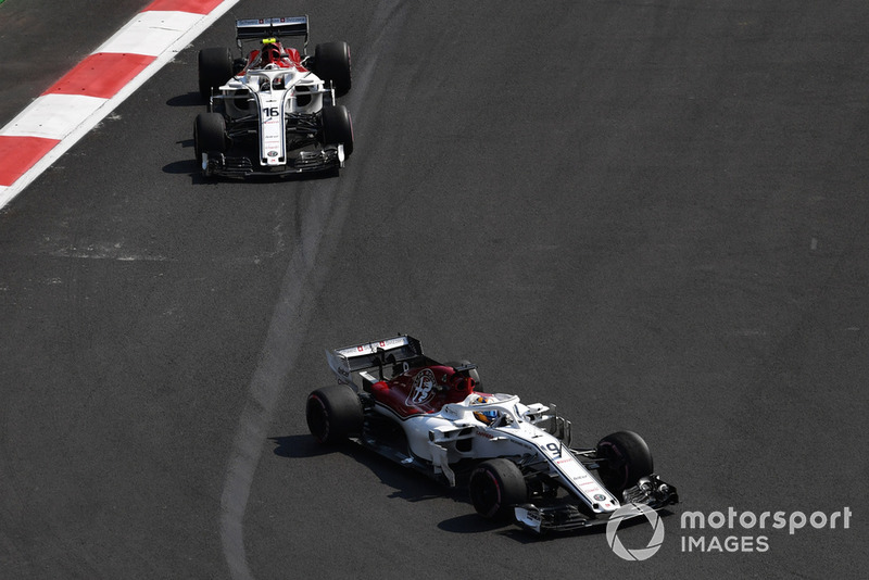 <img src="https://cdn-1.motorsport.com/static/custom/car-thumbs/F1_2018/CARS/sauber.png" alt="" width="250" /> Sauber