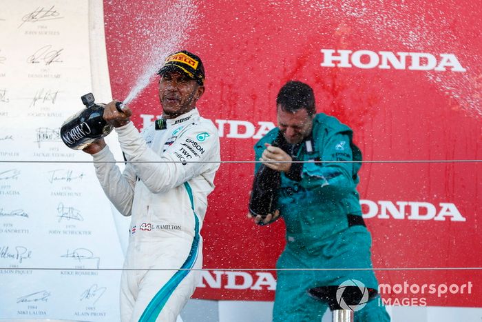 Podio: ganador de la carrera Lewis Hamilton, Mercedes AMG F1 