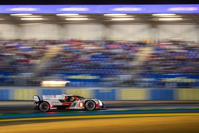 #7 Toyota Gazoo Racing Toyota GR010 - Hybrid Hypercar, Mike Conway, Kamui Kobayashi, José María López