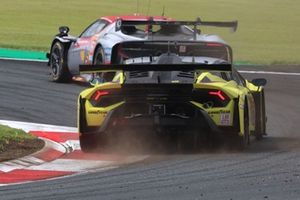 #60 IRON LYNX Lamborghini Huracan LMGT3 Evo2 de Claudio Schiavoni, Matteo Cressoni y Franck Perera 