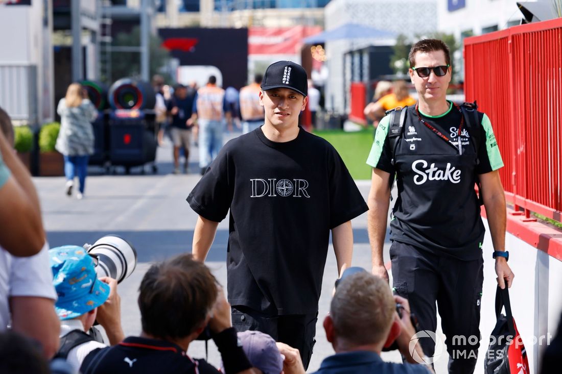 Zhou Guanyu, Stake F1 Team KICK Sauber