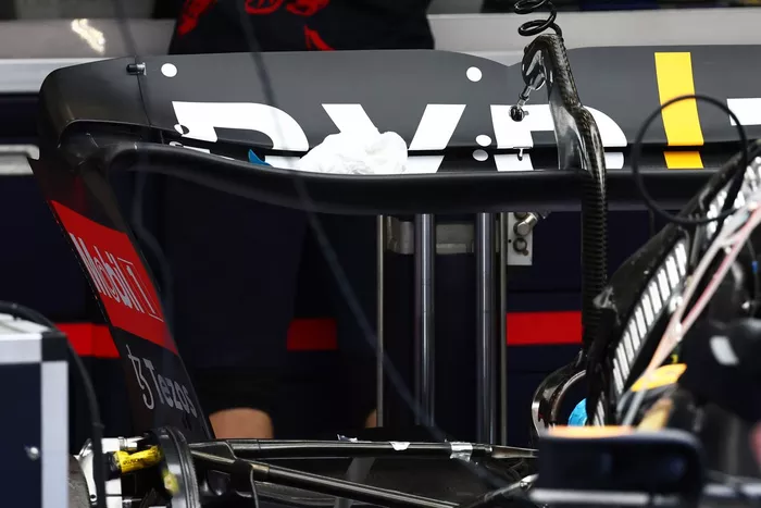 Detalle del alerón trasero del Red Bull Racing RB18