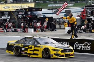 Race Winner Brad Keselowski, Team Penske, Ford Mustang