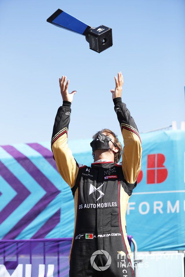 Antonio Felix da Costa, DS Techeetah, celebra su pole position