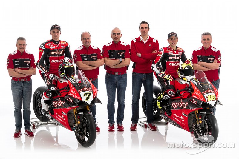 Chaz Davies, Aruba.it Racing-Ducati SBK Team, Alvaro Bautista, Aruba.it Racing-Ducati SBK Team et les membres de l'équipe