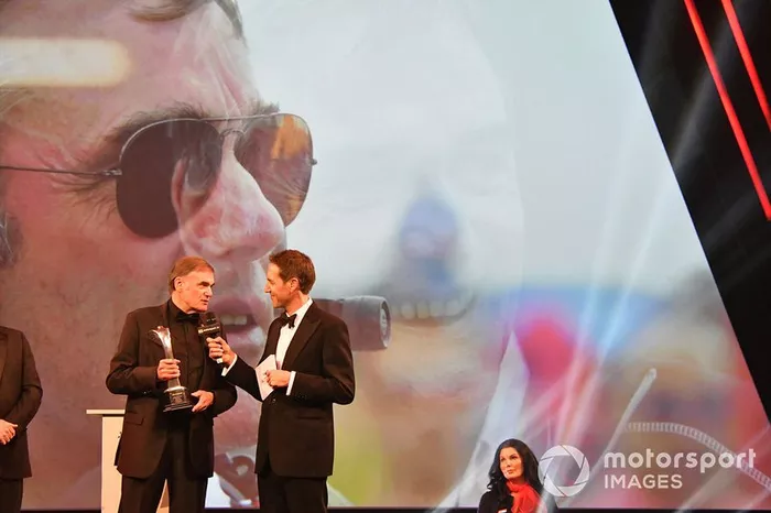 Dick Bennetts vince il Gregor Grant Award