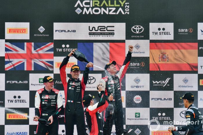 Podio: Sébastien Ogier, Julien Ingrassia, Toyota Gazoo Racing WRT Toyota Yaris WRC