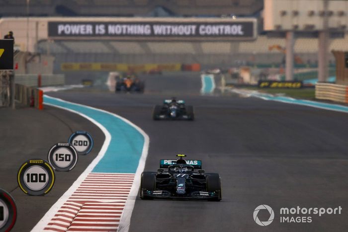 Valtteri Bottas, Mercedes F1 W11, Lewis Hamilton, Mercedes F1 W11