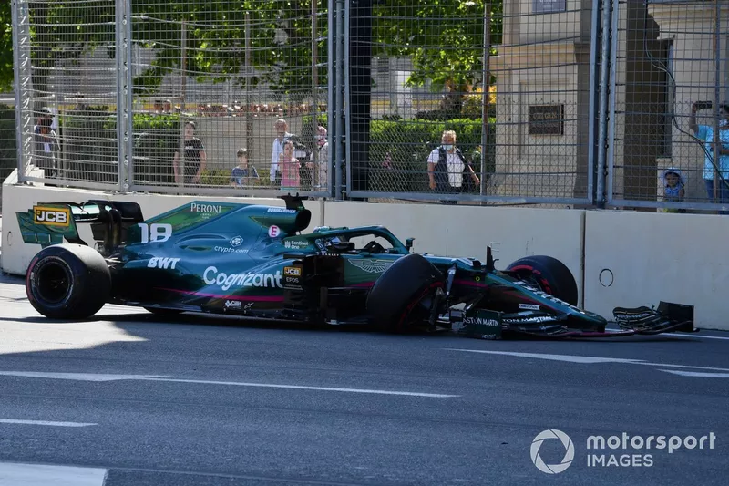 Lance Stroll, Aston Martin AMR21, dopo l'incidente in Q1