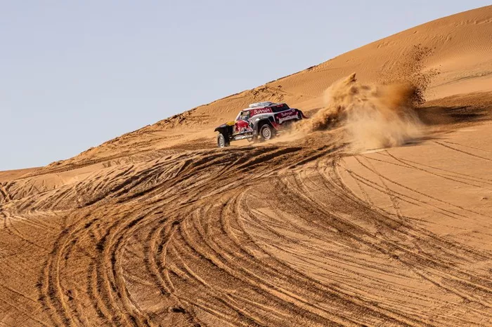 #302 JCW X-Raid Team: Stephane Peterhansel, Paulo Fiuza