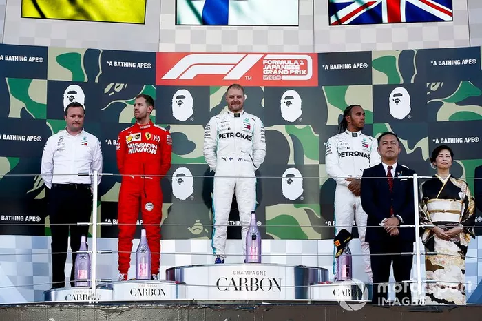 Podio: el ganador de la carrera Valtteri Bottas, Mercedes AMG F1, segundo lugar Sebastian Vettel, Ferrari, tercer lugar Lewis Hamilton, Mercedes AMG F1. 
