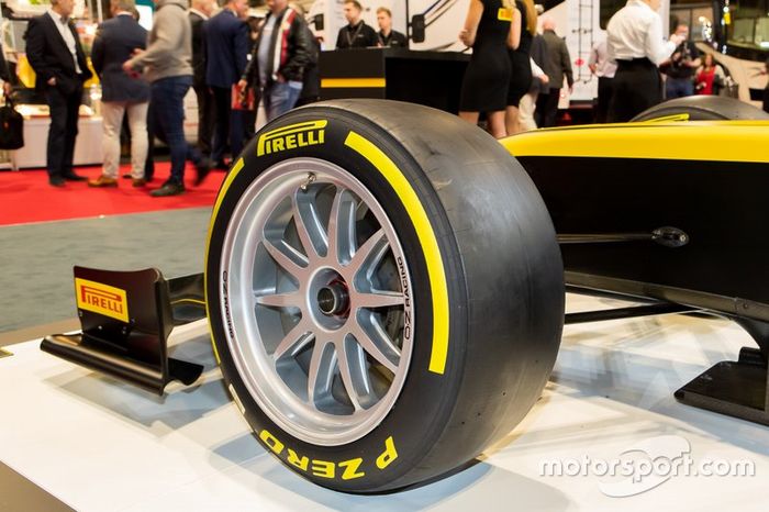 Pirelli Motorsport presenta los neumáticos F2 de 18 pulgadas para 2020
