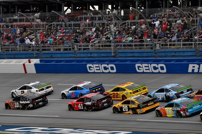  Brad Keselowski, Team Penske, Ford Mustang Miller Lite,  Aric Almirola, Stewart-Haas Racing, Ford Mustang Smithfield Racin' for Bacon,  Ryan Newman, Roush Fenway Racing, Ford Mustang Wyndham Rewards,  Daniel Suarez, Stewart-Haas Racing, Ford Mustang Haas Automation,  Joey Logano, Team Penske, Ford Mustang Shell Pennzoil,  Erik Jones, Joe Gibbs Racing, Toyota Camry CRAFTSMAN,  Kevin Harvick, Stewart-Haas Racing, Ford Mustang Busch Light, and  Kyle Busch, Joe Gibbs Racing, Toyota Camry M&M's Hazelnut