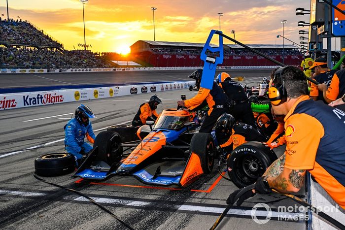 Nolan Siegel, Arrow McLaren Chevrolet Parada en boxes