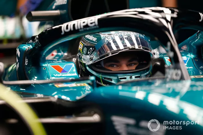 Lance Stroll, Aston Martin F1 Team, en el cockpit 