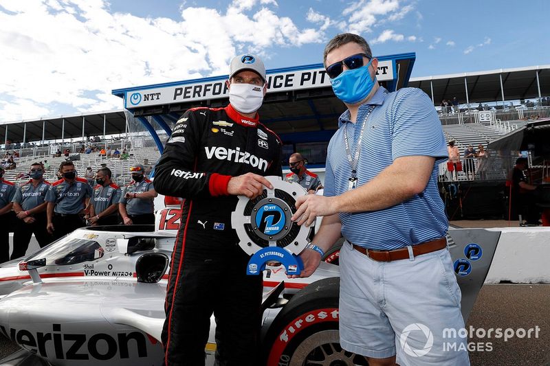 Ganador de la pole Will Power, Team Penske Chevrolet