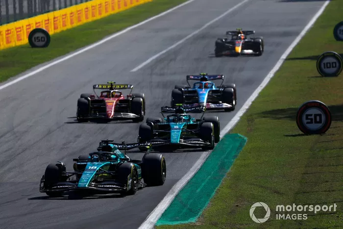 Lance Stroll, Aston Martin AMR22, Sebastian Vettel, Aston Martin AMR22, Carlos Sainz, Ferrari F1-75, Esteban Ocon, Alpine A522