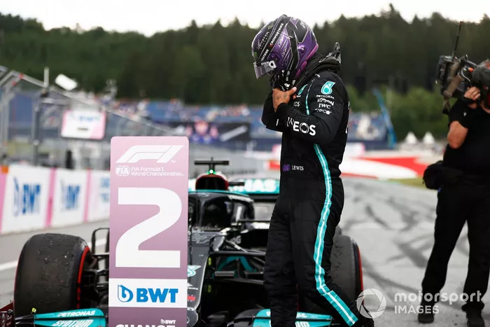 Segundo lugar Lewis Hamilton, Mercedes, en Parc Ferme