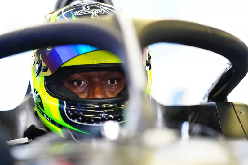 Usain Bolt dans la Formule E GENBETA 5