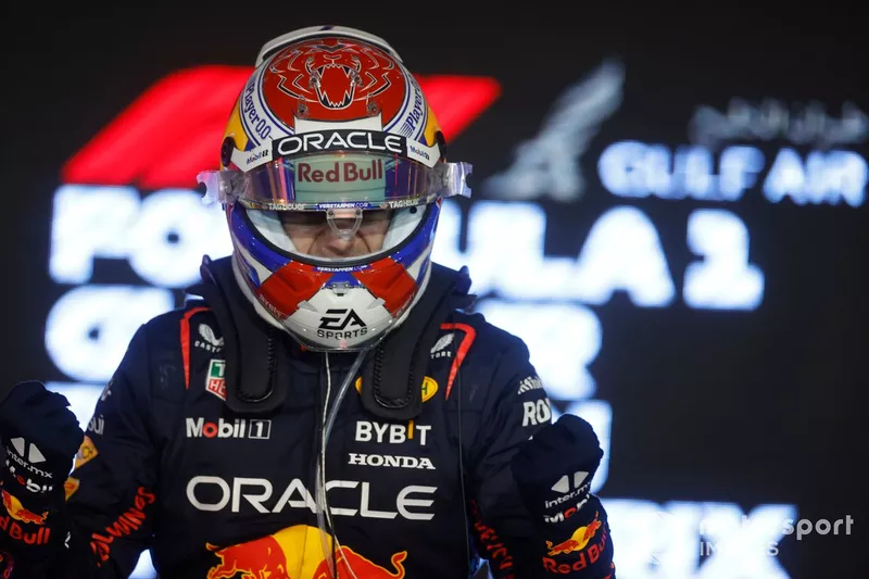 Max Verstappen, Red Bull Racing, 1° posizione, festeggia all'arrivo in Parco Chiuso