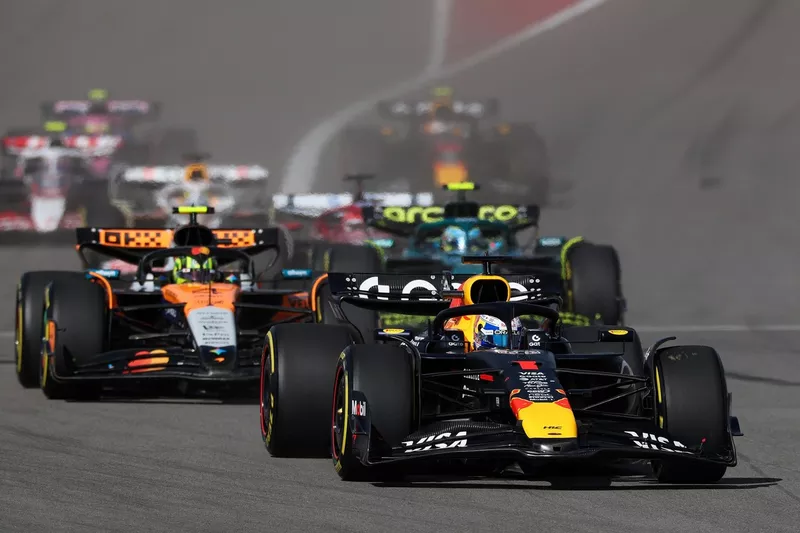 Lando Norris, McLaren, Max Verstappen, Red Bull Racing