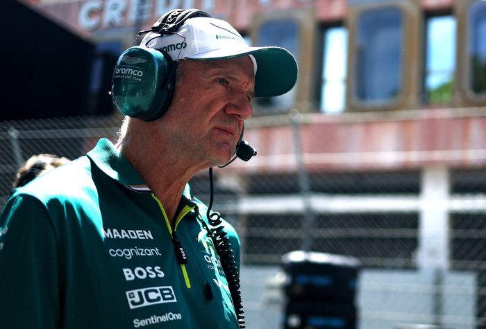 Adrian Newey, Managing Technical Partner of Aston Martin F1 on the grid 
