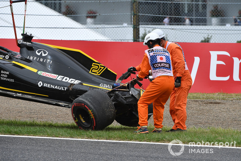 Евакуація розбитої машини Ніко Хюлькенберга, Renault Sport F1 Team R.S. 18