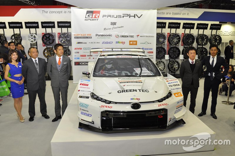 TOYOTA GR PRIUS PHV apr GT