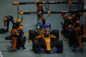 Fernando Alonso, McLaren MCL33, makes a pit stop