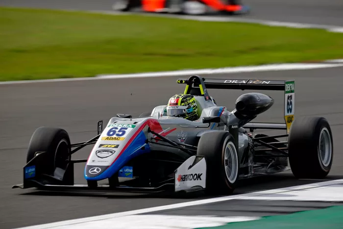 Enaam Ahmed, Hitech Bullfrog GP Dallara F317 - Mercedes-Benz